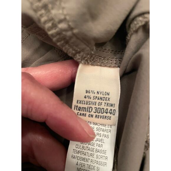 LL Bean Water Repellent Comfort Trail Pants Mid Rise Straight Crop Sz 14 Petite - Picture 5 of 7